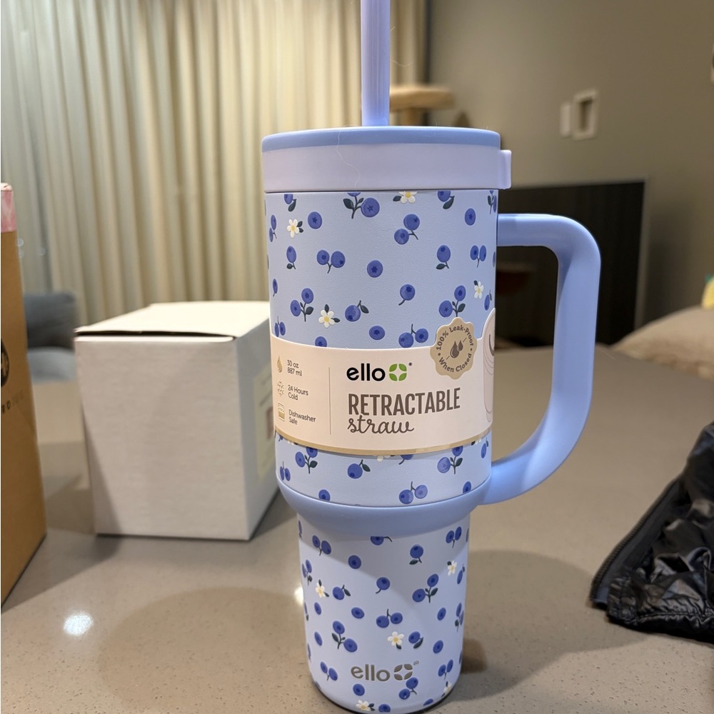 BNWT Ello 30 oz Blueberries Tumbler